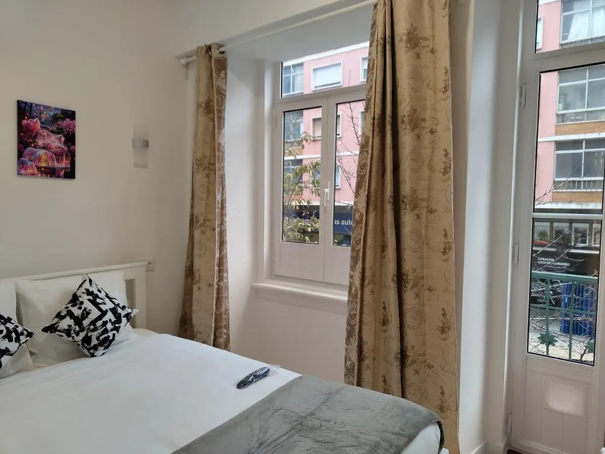 Apartamento Sebastian Lisboa Pansiyon