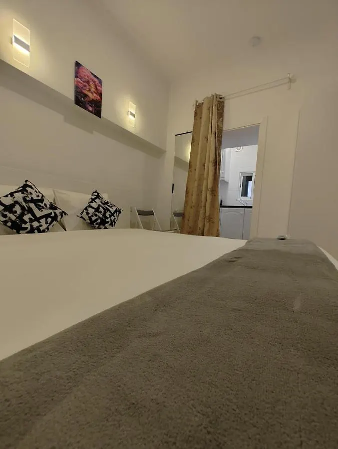 Apartamento Sebastian Lisbona Alloggio in famiglia
